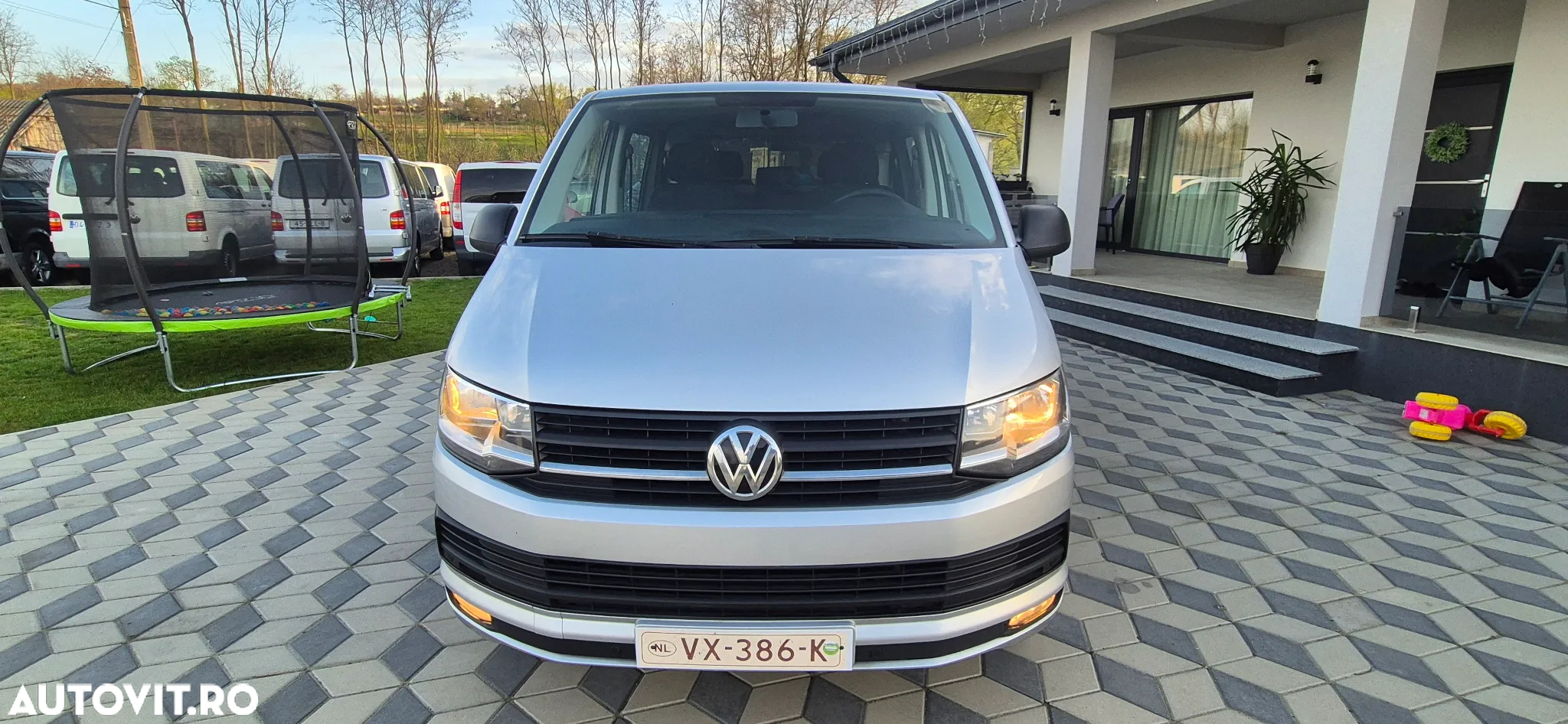 Volkswagen Transporter - 2