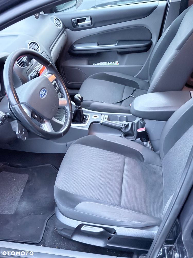 Ford Focus - 8