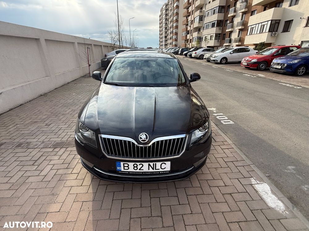 Skoda Superb 2.0 TDI Green tec DSG Elegance - 8