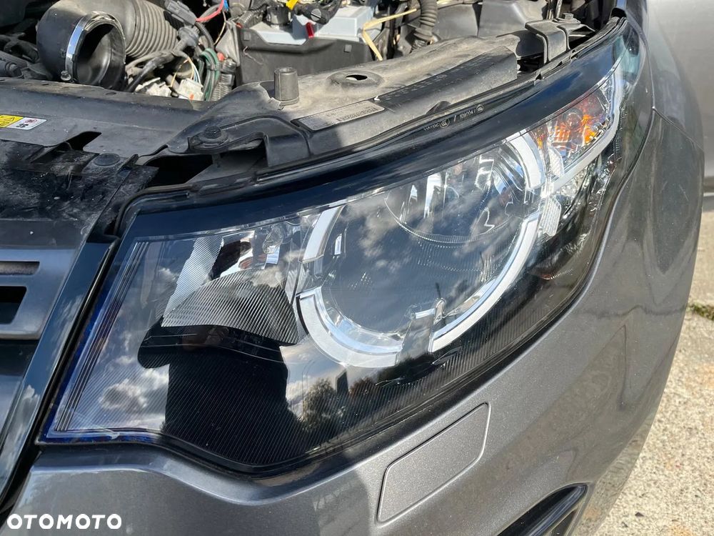 Lampa przednia lewa LHD EU EUROPA FK72-13W030 halogen Land Rover Discovery Sport L550 - 2