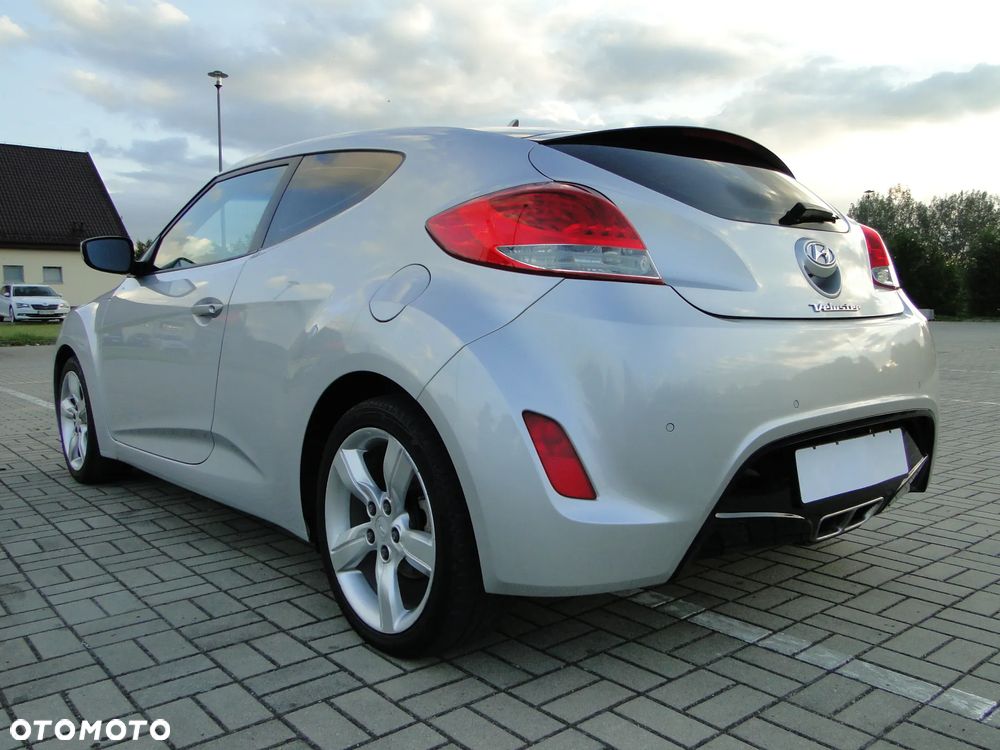Hyundai Veloster 1.6 Premium - 4