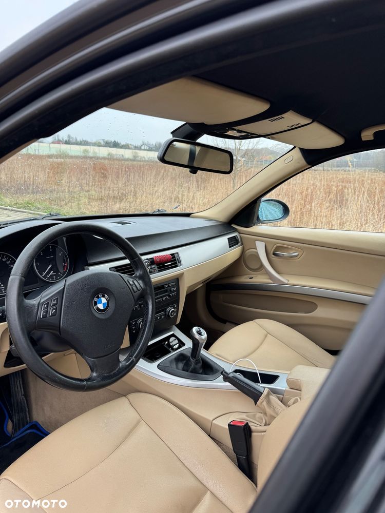 BMW Seria 3 318d - 8