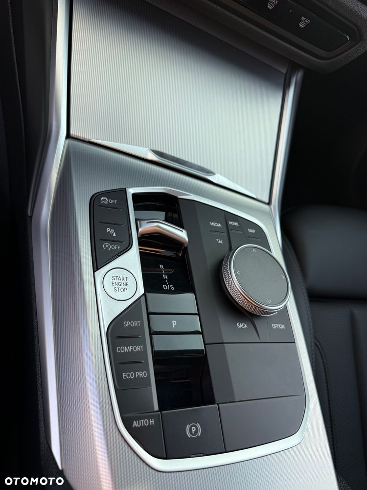 BMW Seria 3 318i - 12