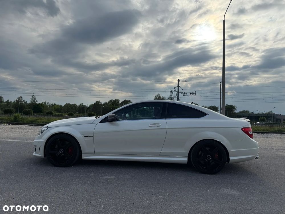 Mercedes-Benz Klasa C 63 AMG - 8