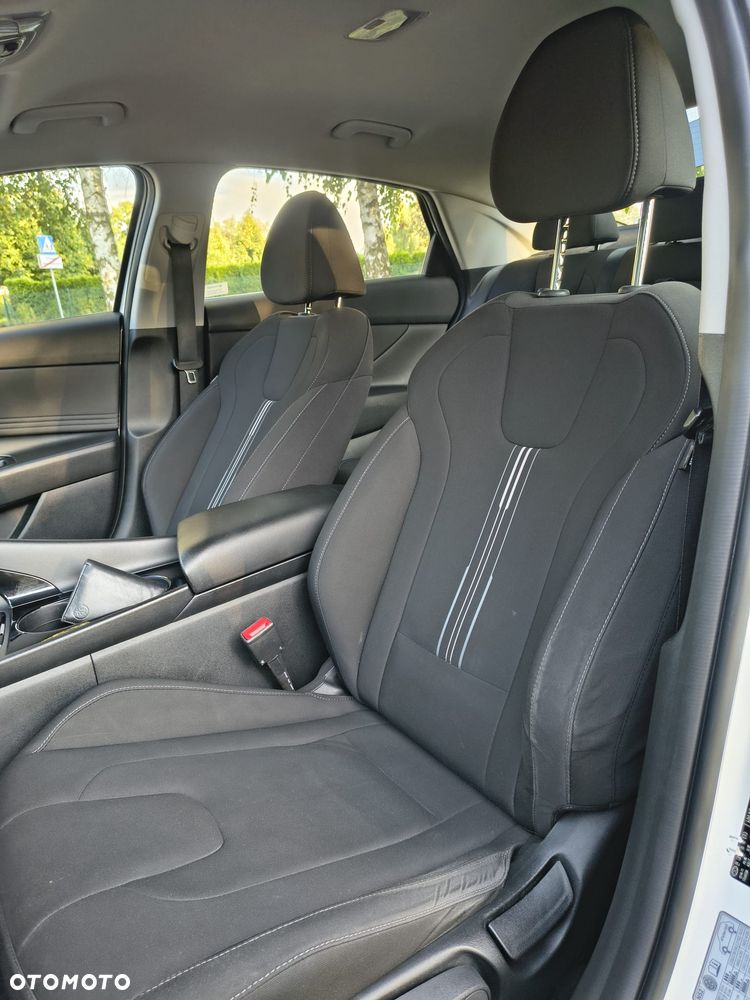 Hyundai Elantra 1.6 Executive CVT - 13