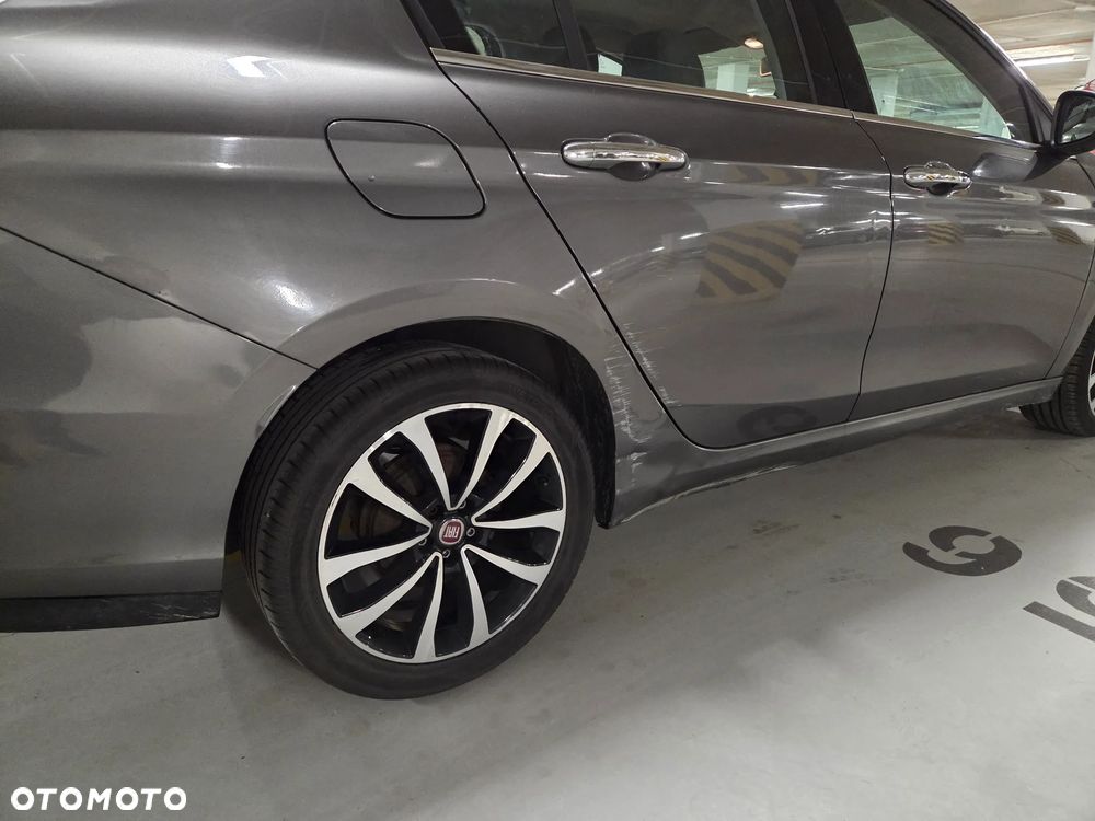 Fiat Tipo - 12