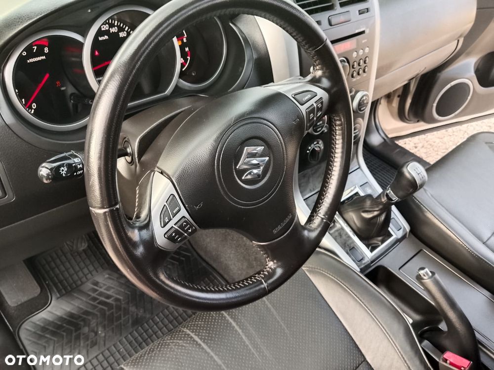 Suzuki Grand Vitara 2.4 Premium EU5 - 13