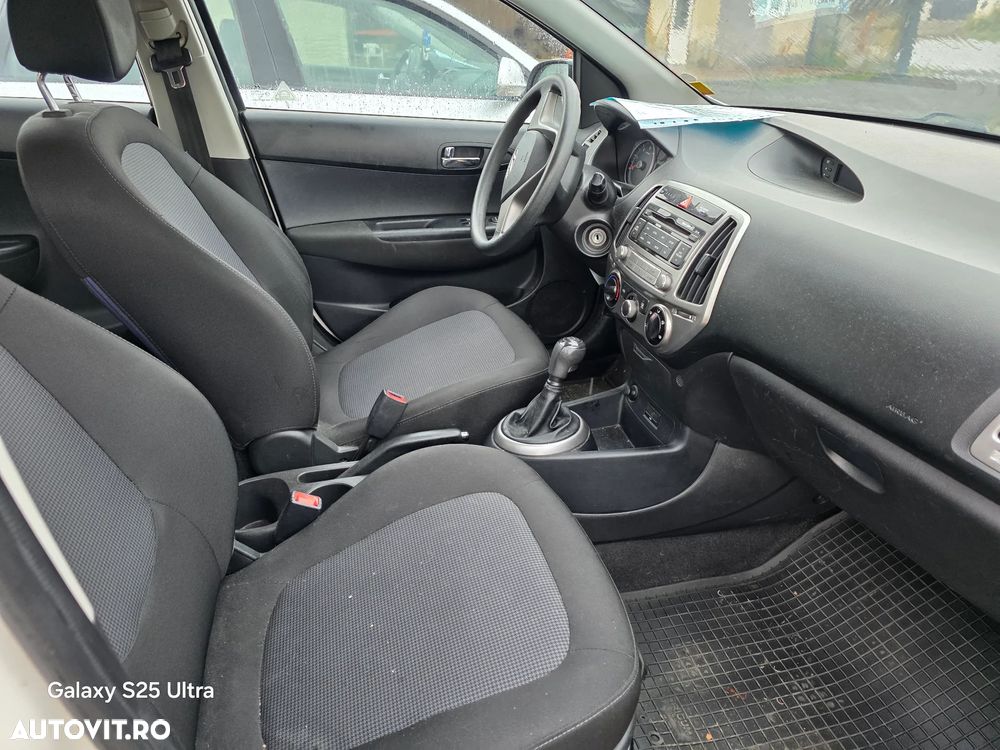 Hyundai i20 1.1 CRDi Comfort+ - 4