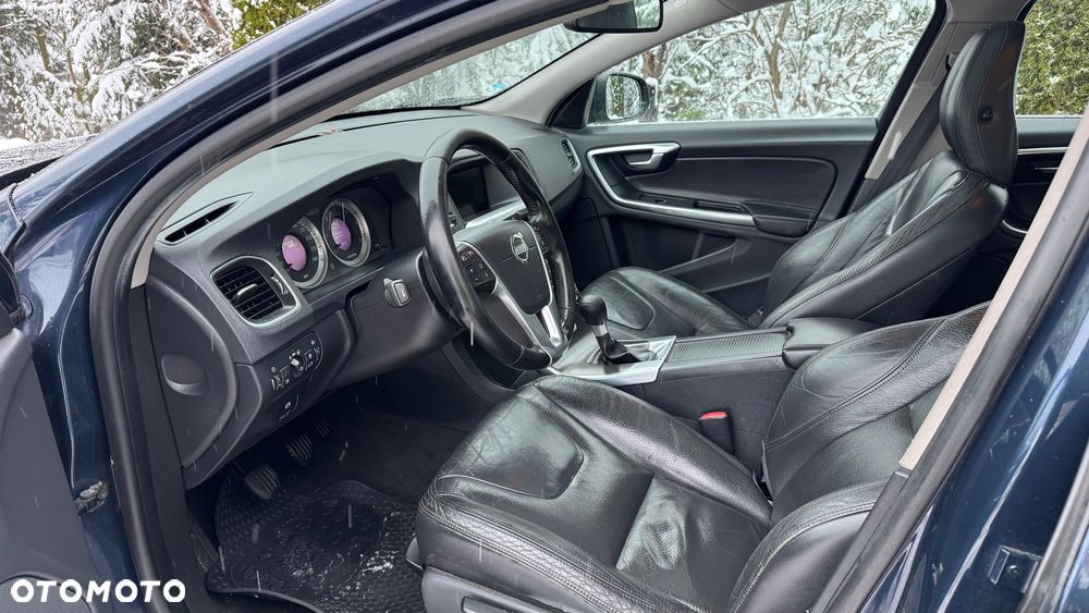 Volvo V60 D4 Momentum - 9