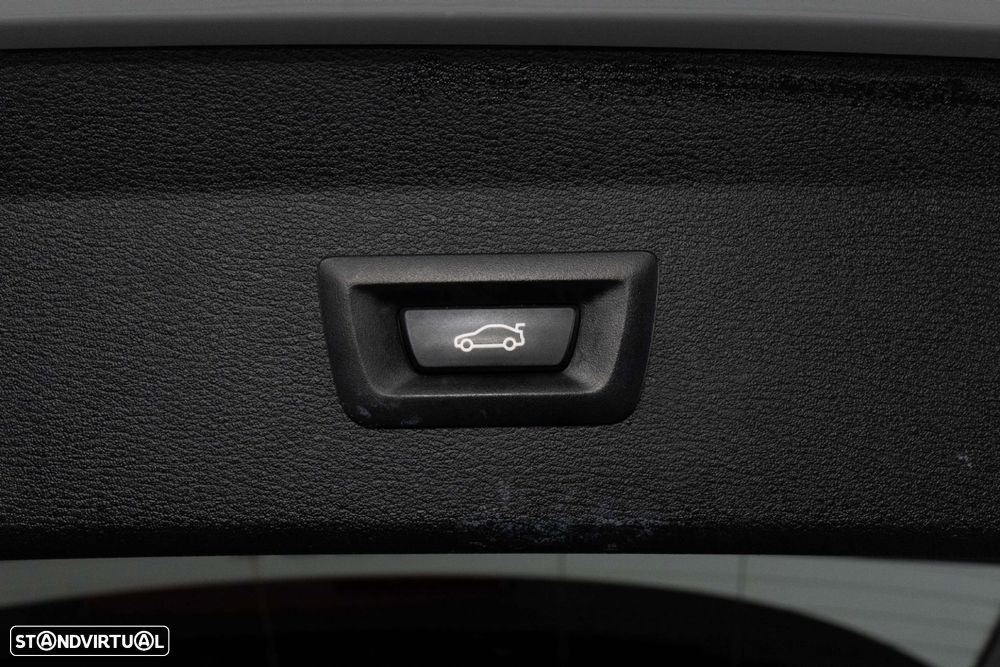 BMW X1 25 e xDrive Corporate Edition - 16