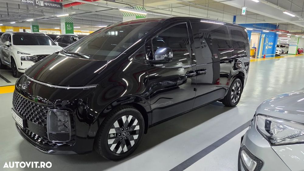Hyundai Staria - 2