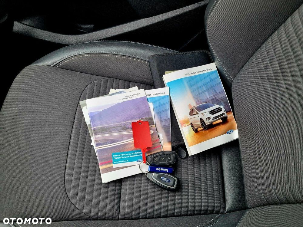 Ford Kuga 2.0 TDCi FWD Titanium - 29