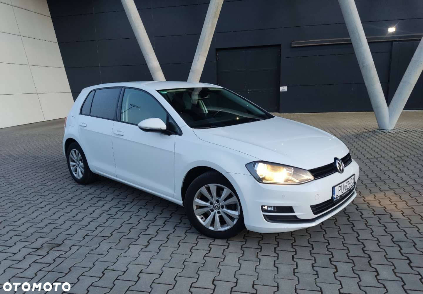 Volkswagen Golf - 6