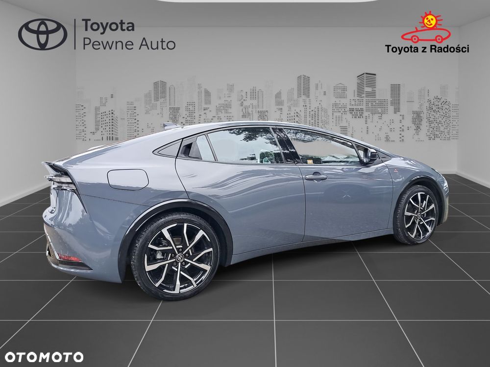 Toyota Prius - 4