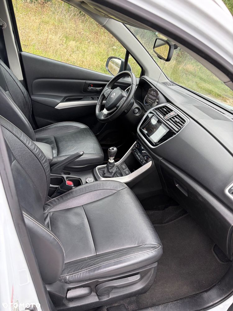 Suzuki SX4 S-Cross 1.4 T Elegance - 11