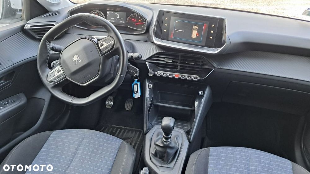 Peugeot 208 - 13