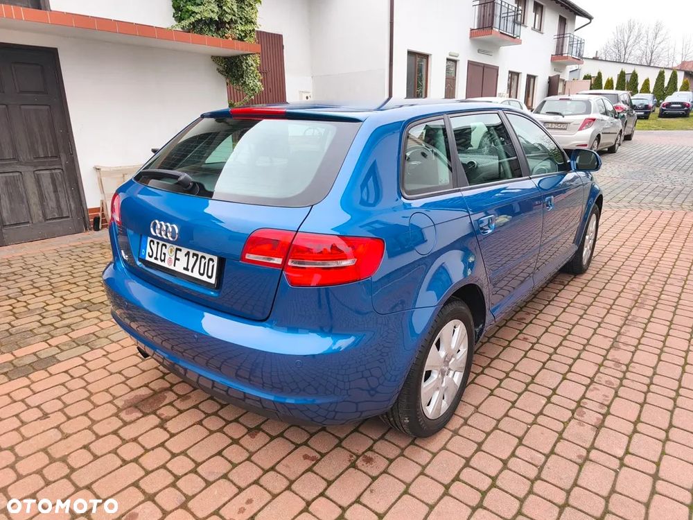 Audi A3 Sportback 1.6 Ambition - 11