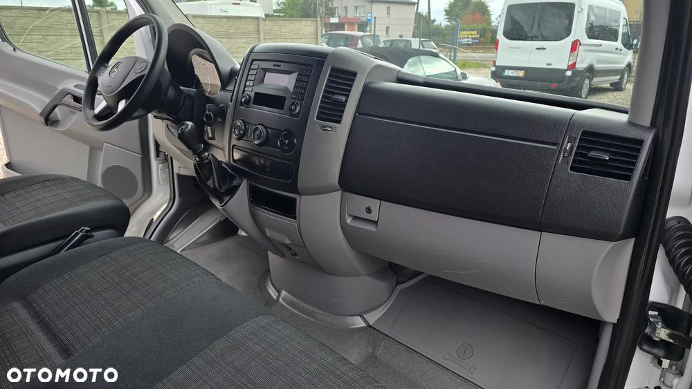 Mercedes-Benz Sprinter - 17