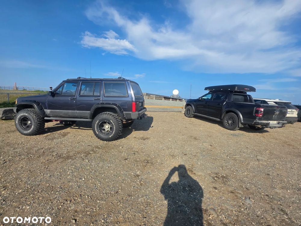 Jeep Cherokee - 27