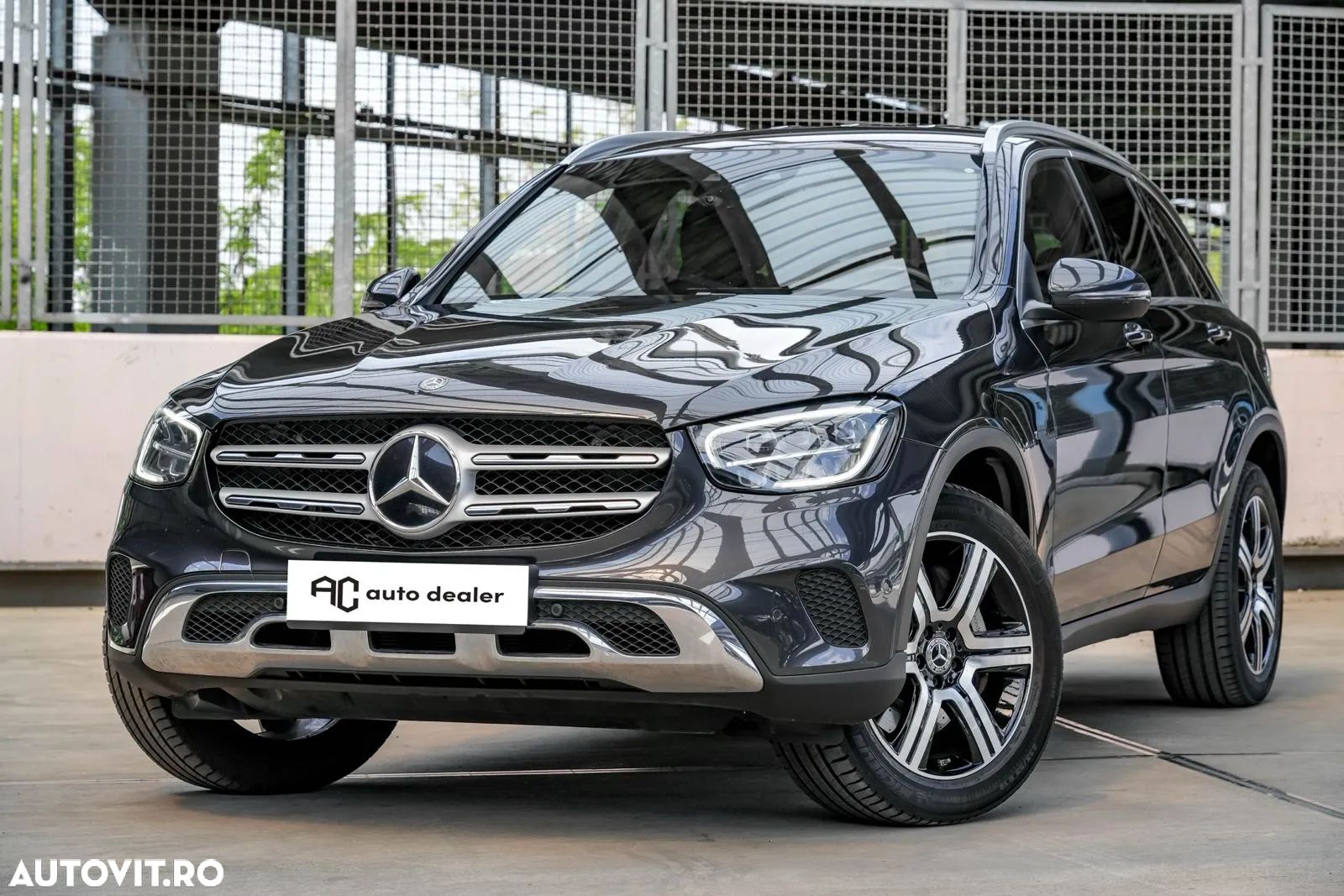 Mercedes-Benz GLC - 1
