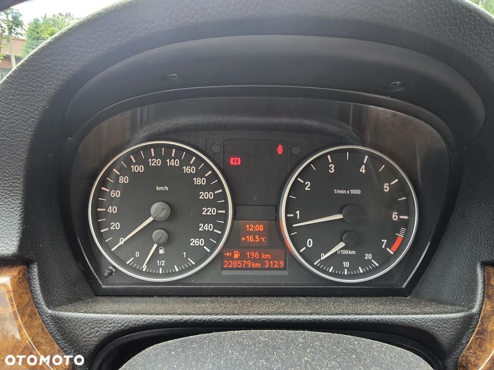 BMW Seria 3 318i - 15