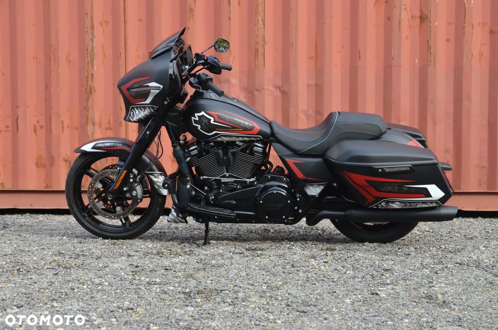 Harley-Davidson Touring Street Glide - 37