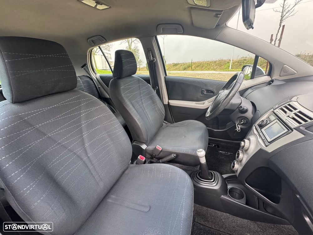 Toyota Yaris 1.0 VVT-i AC Manual+VSC - 7