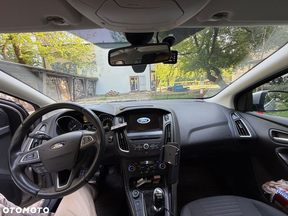 Ford Focus 1.5 EcoBoost Titanium - 6