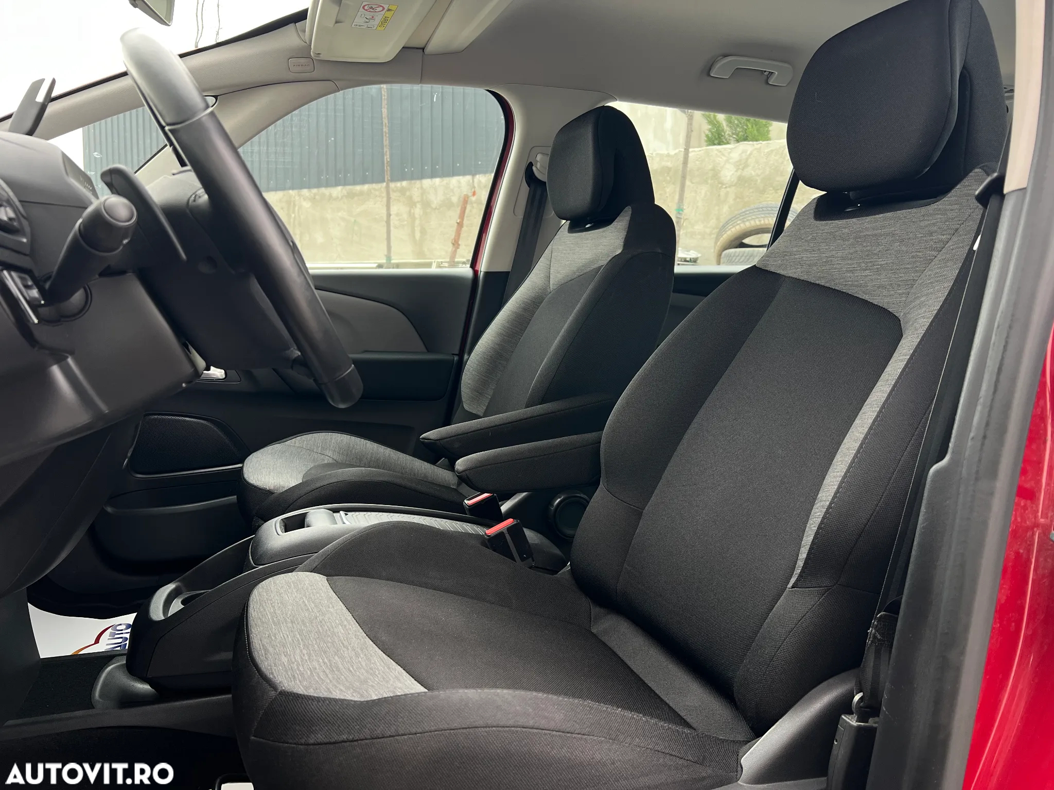 Citroën C4 Grand Space Tourer Spacetourer PureTech 130 Stop&Start EAT8 SELECTION - 6
