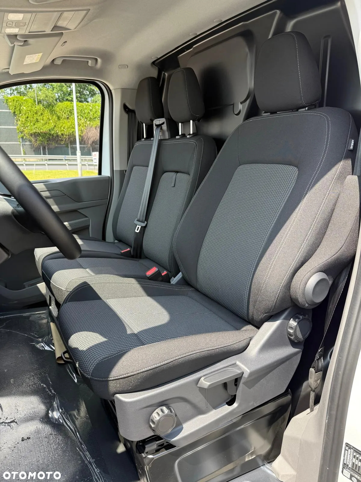 Volkswagen Transporter T7 - 12
