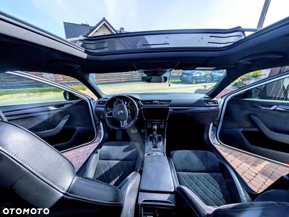 Skoda Superb 2.0 TDI Sportline DSG - 2
