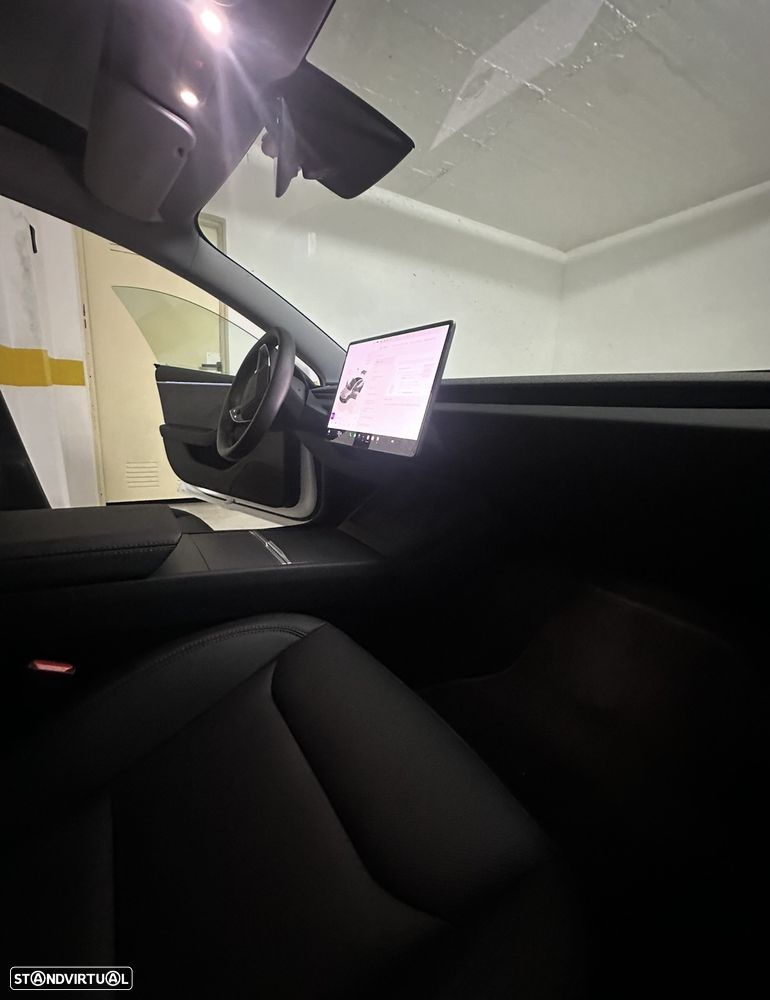 Tesla Model 3 - 16