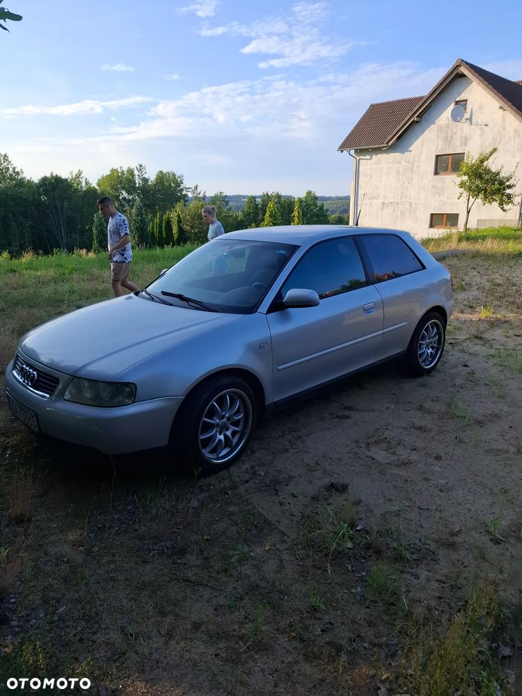 Audi A3 3-drzwiowe 1.6 FSI Ambiente - 4