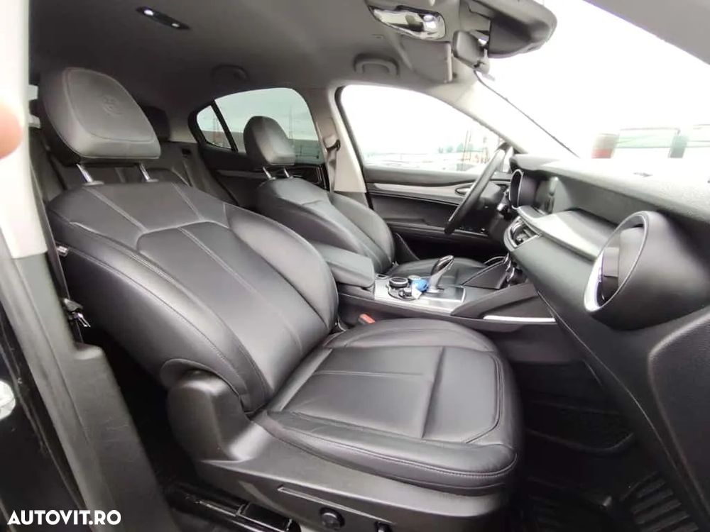 Alfa Romeo Stelvio 2.2 Diesel 16V AT8 Q4 Veloce - 12