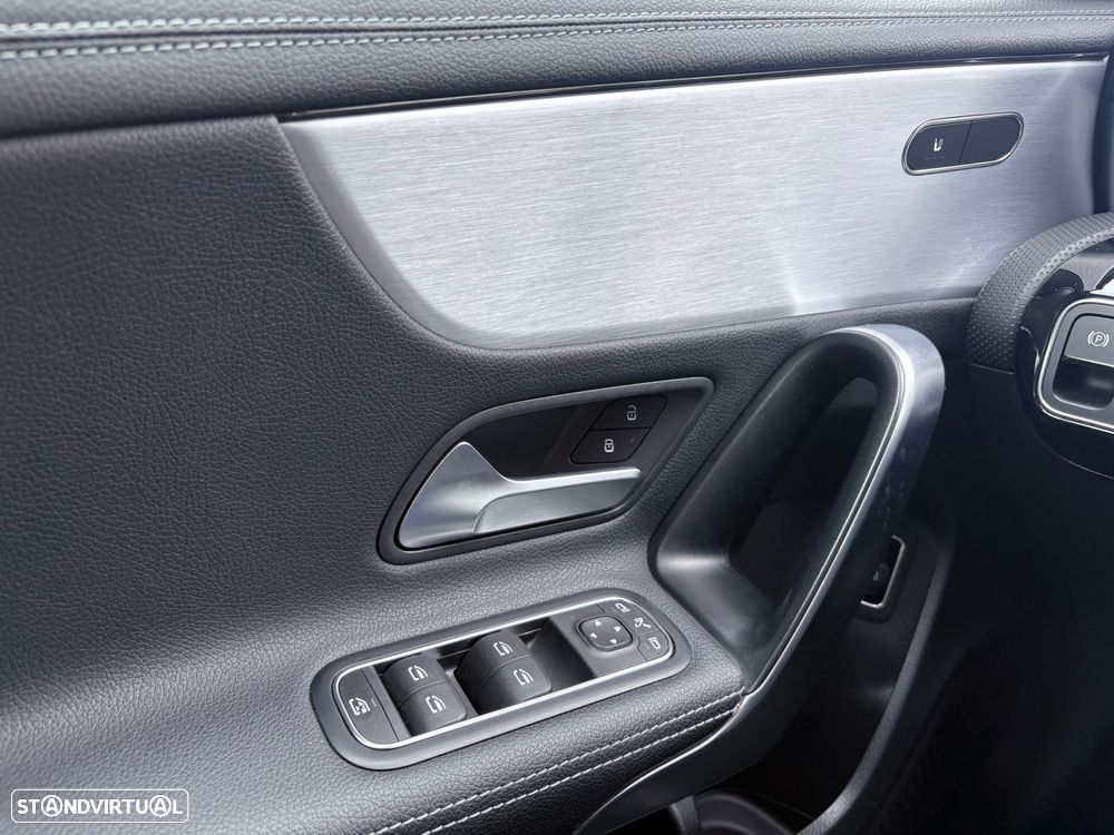 Mercedes-Benz A 250 Limousine e AMG Line - 31