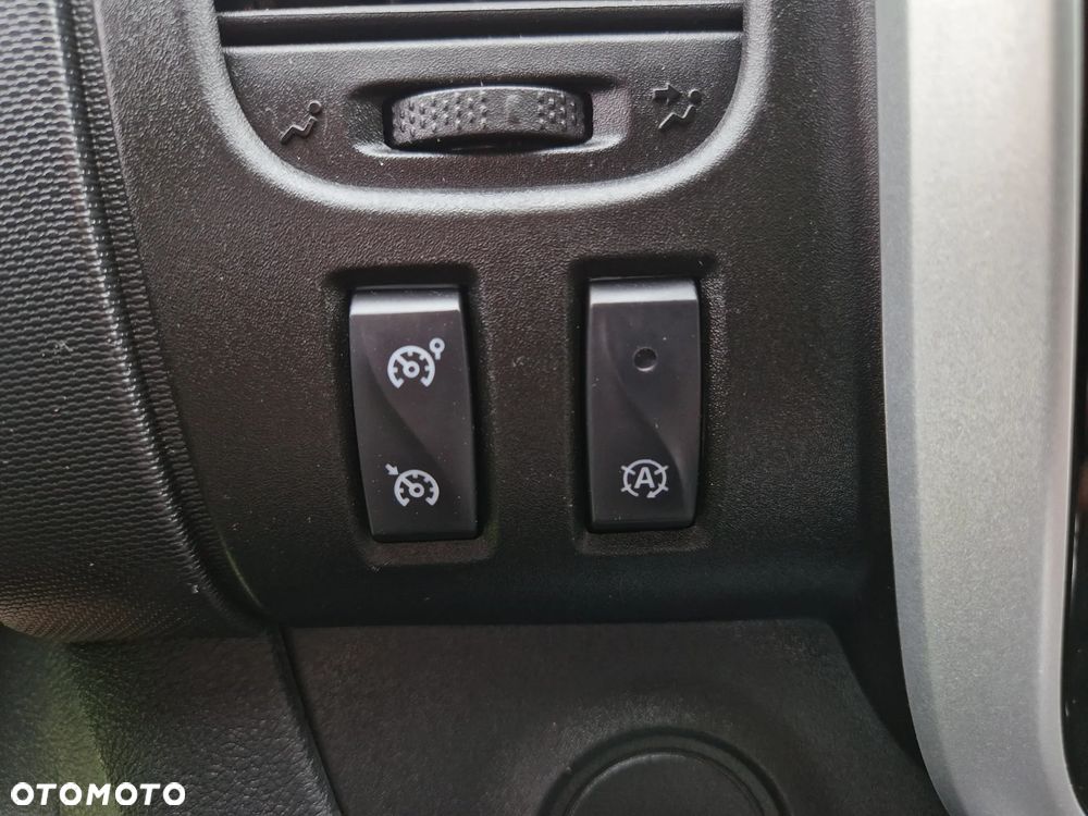 Renault TRAFIC - 29