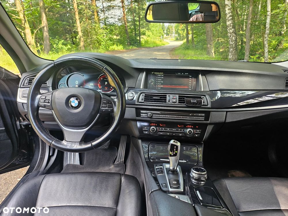 BMW Seria 5 520d Luxury Line - 12