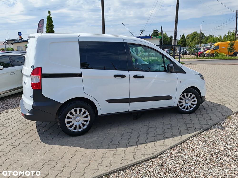 Ford Transit Courier - 9