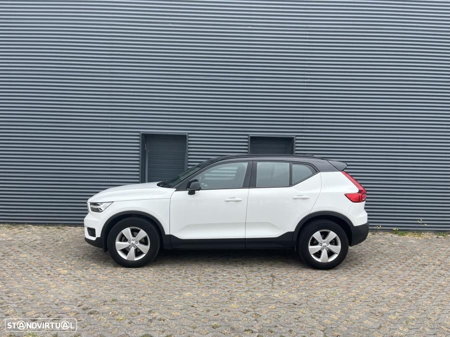 Volvo XC 40 1.5 T2 Momentum Geartronic - 17