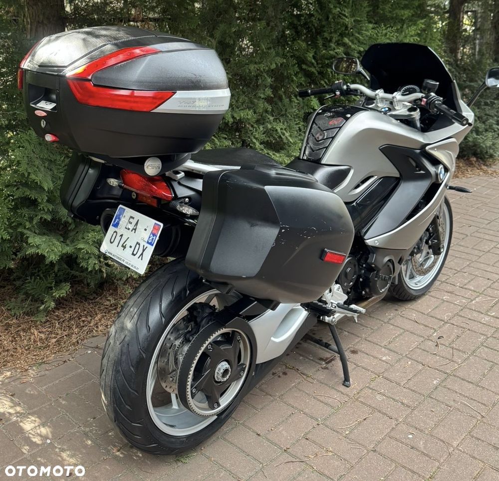 BMW F - 23