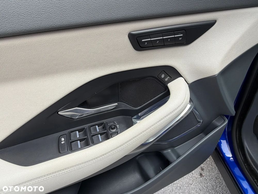 Jaguar E-Pace 2.0 i4P AWD SE - 28