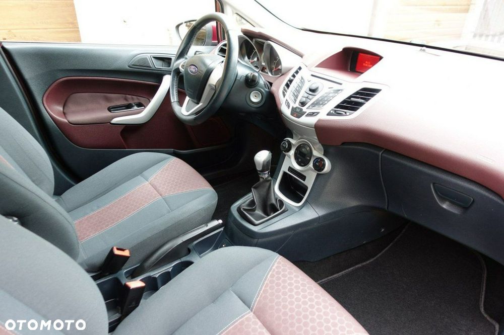 Ford Fiesta - 12