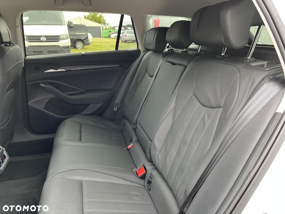 Skoda Superb 2.0 TDI SCR Selection DSG - 16