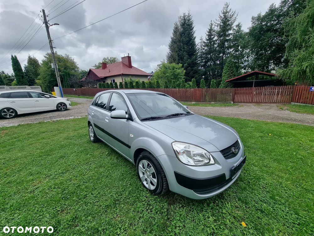 Kia Rio - 1