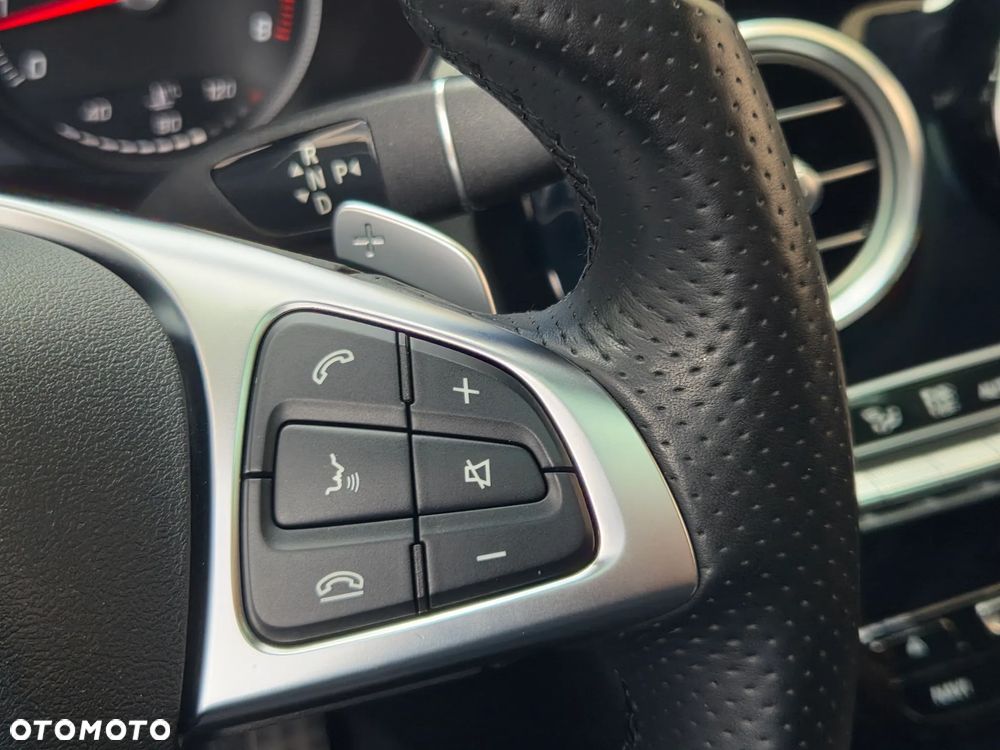 Mercedes-Benz GLC 250 4Matic 9G-TRONIC AMG Line - 21