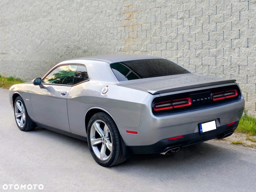 Dodge Challenger - 5