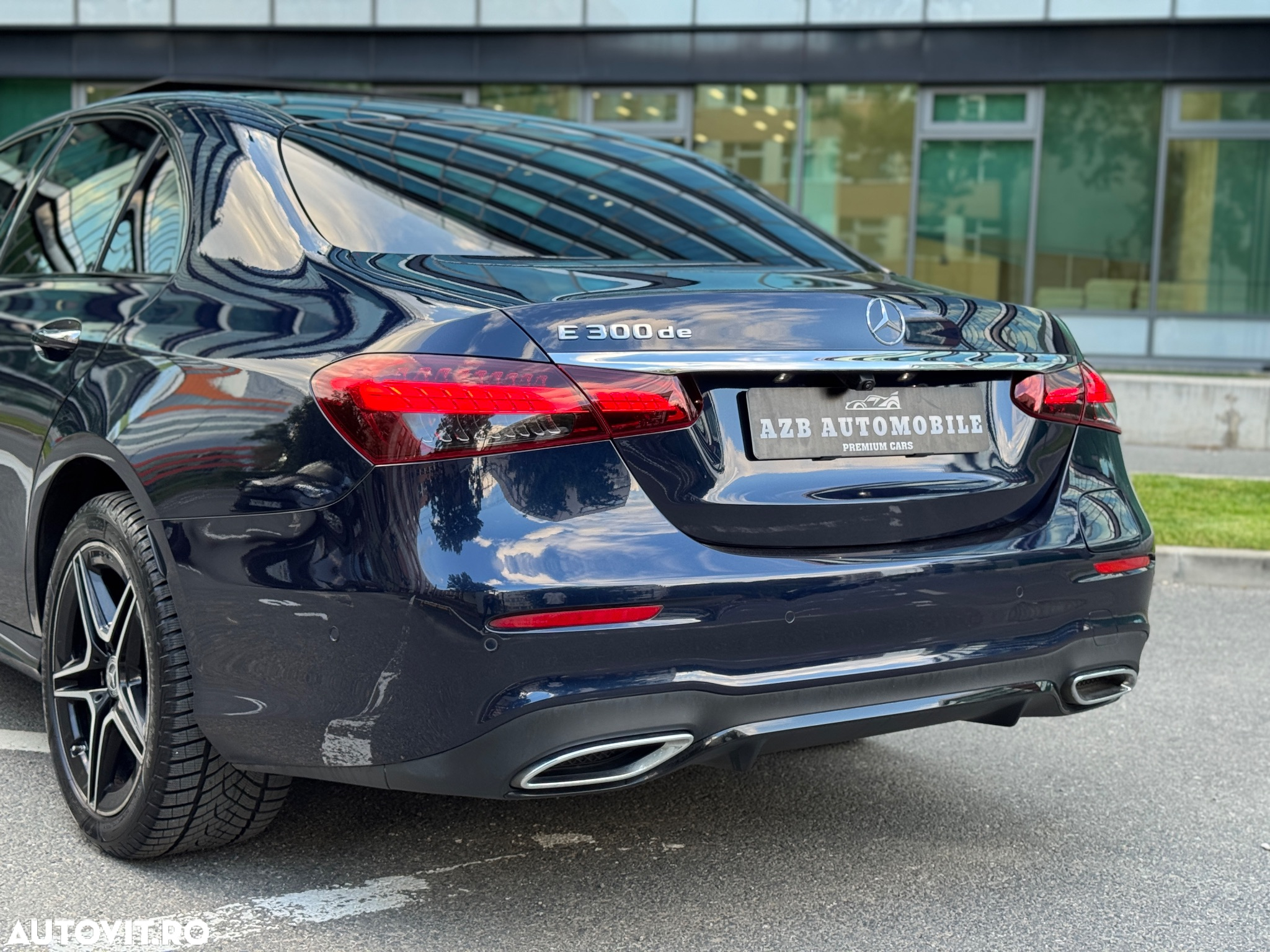 Mercedes-Benz E 300 de T 9G-TRONIC AMG Line - 36