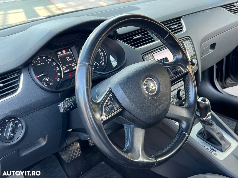 Skoda Octavia 2.0 TDI ELEGANCE DSG - 23