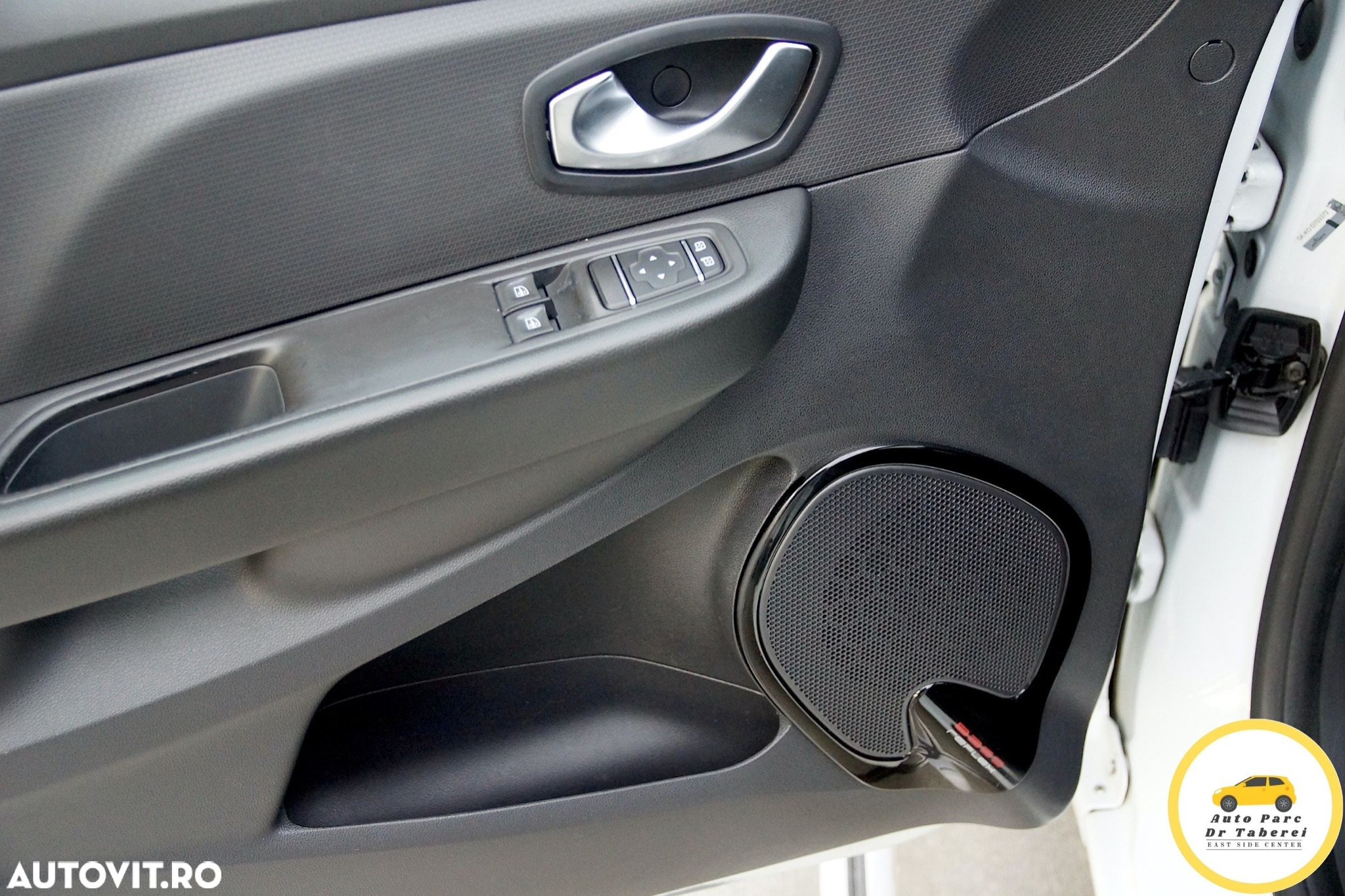 Renault Clio ENERGY TCe 90 Start & Stop LIMITED 2018 - 28