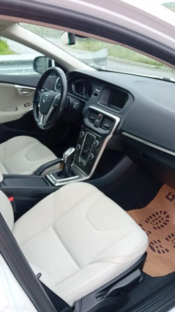 Volvo V40 Cross Country D2 Momentum - 3